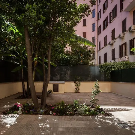 With Large Garden By The Vatican Apartman *